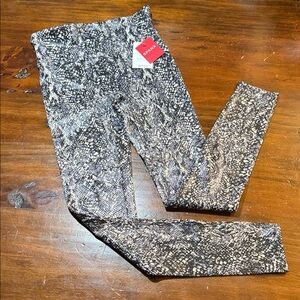 NWT SPANX FAUX LEATHER SNAKE SHINE LEGGINGS✨